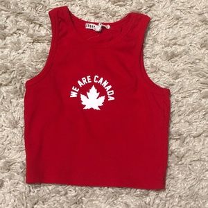 Red Canada cropped tank top